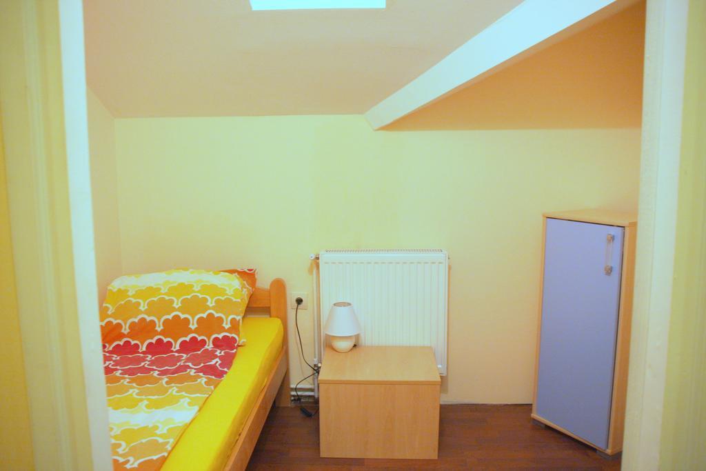 Hostel Bed N Beer Белград Стая снимка