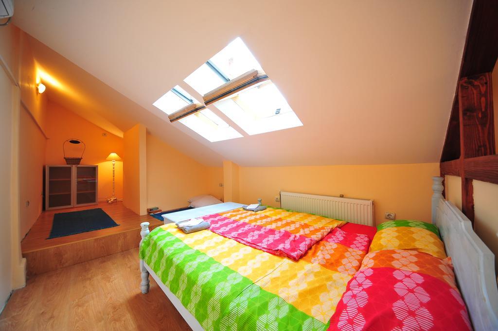 Hostel Bed N Beer Белград Екстериор снимка