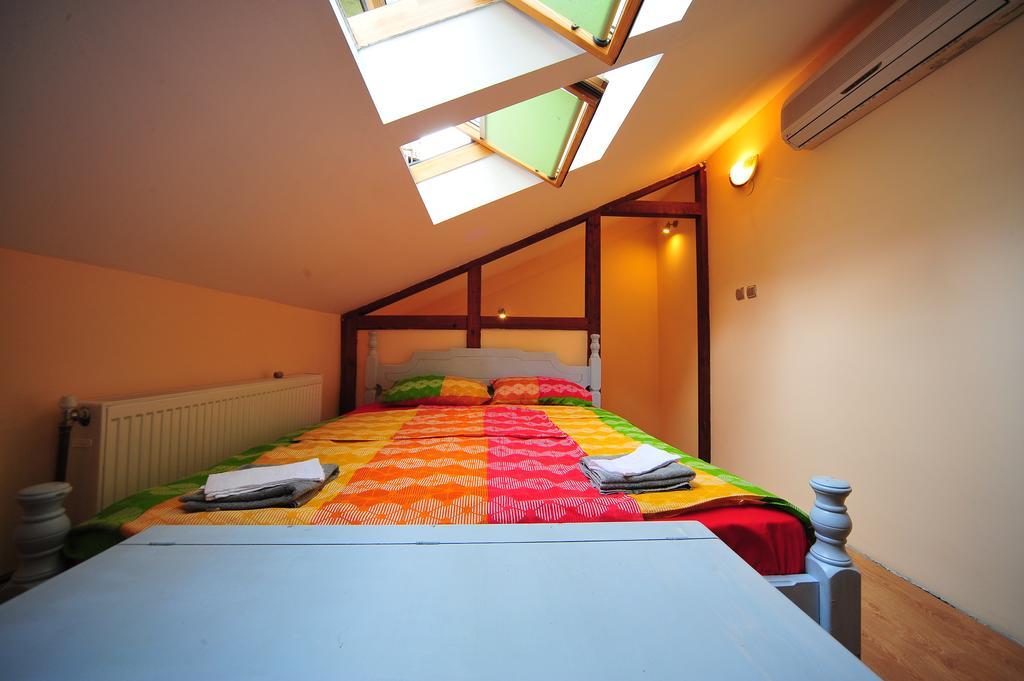 Hostel Bed N Beer Белград Стая снимка