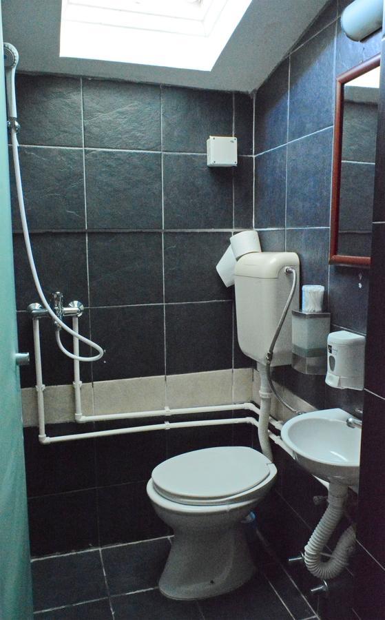 Hostel Bed N Beer Белград Екстериор снимка